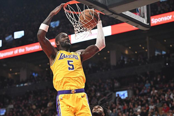 艾顿成湖人内线定海神针，高效表现助球队冲击NBA杯