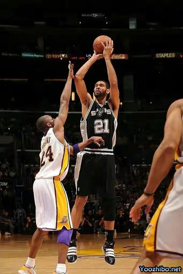蒂姆-邓肯：NBA75大巨星榜单上的<a href=/basketball/spurs/ target=_blank class=infotextkey>马刺</a>传奇